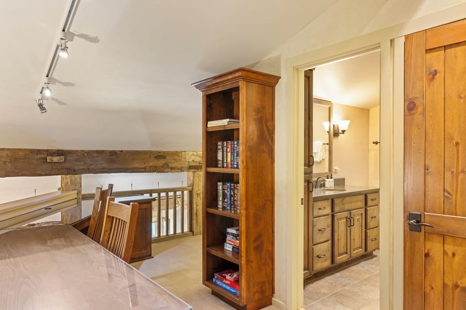 Loft / Upstairs Bathroom
