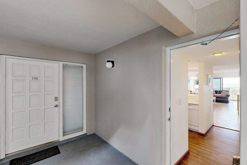 Private entrance on the 2nd floor.
