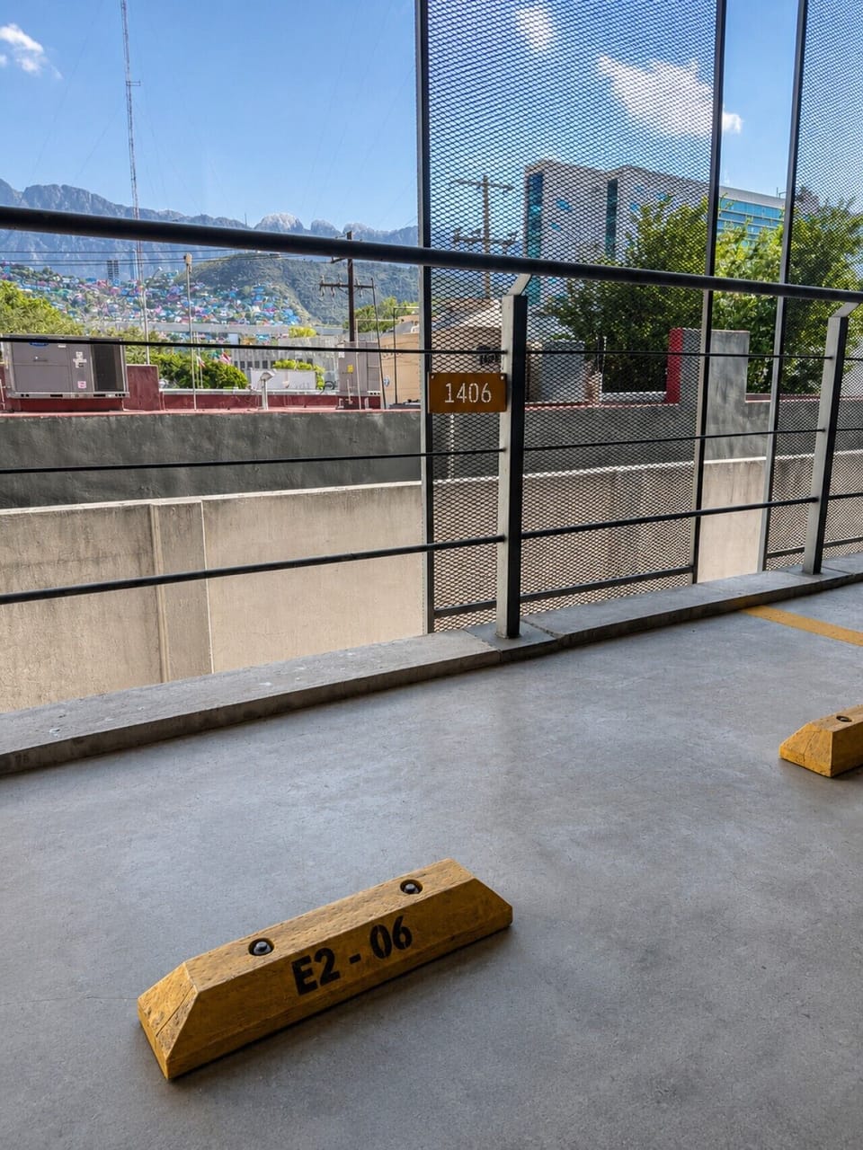 Cajón privado dentro del edificio