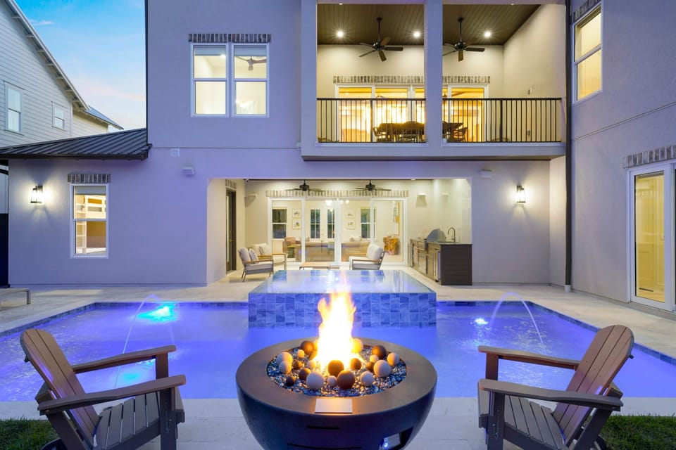 Fire pit, Pool, Hot Tub, Grill, Patio, Balcony