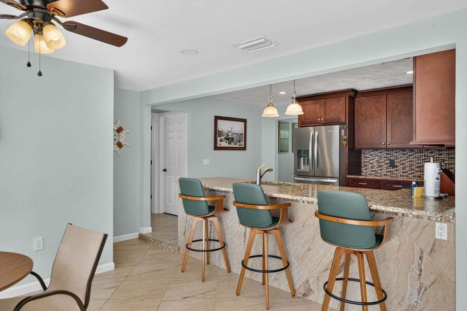 Breakfast bar