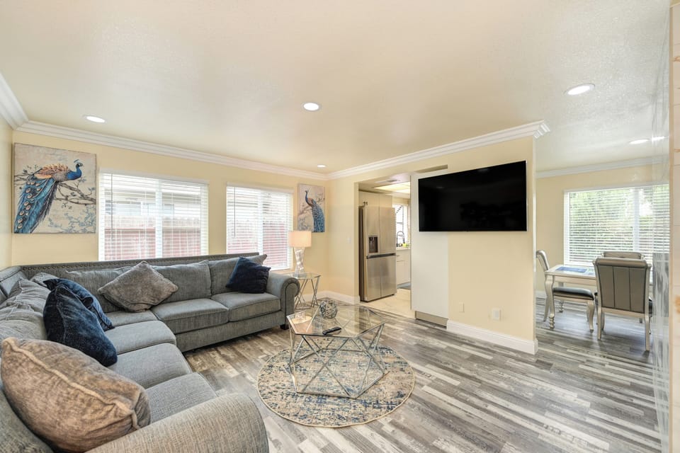 Living Room | Queen Sleeper Sofa | 1 Step to Access