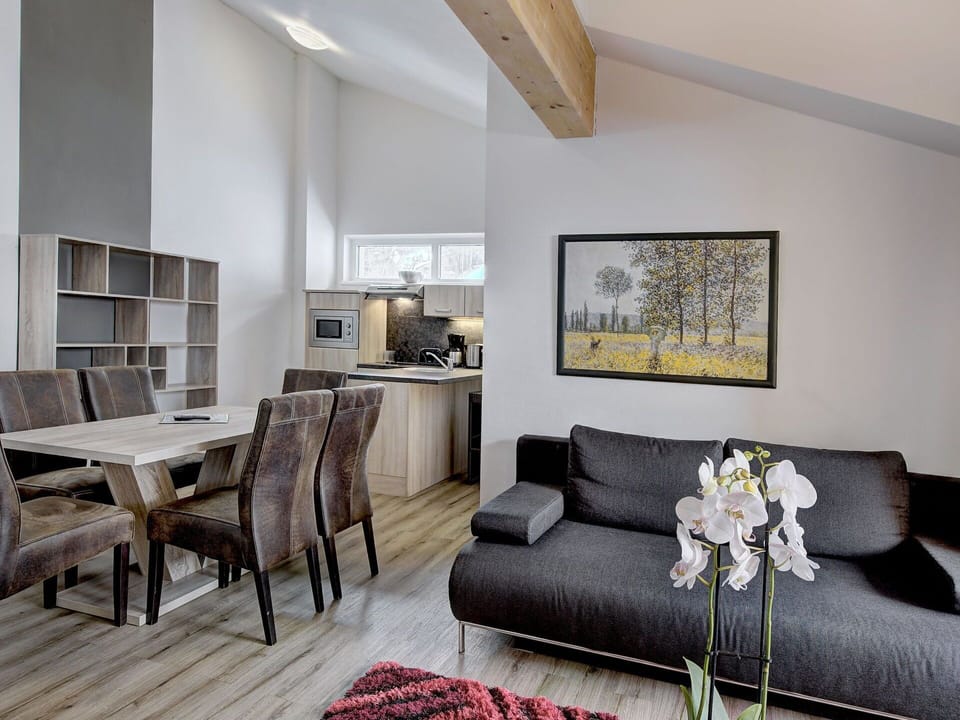 Furniture, Interior Design, Couch, Flooring, Ceiling, Wood, Room, Floor, Living Room, Apartment