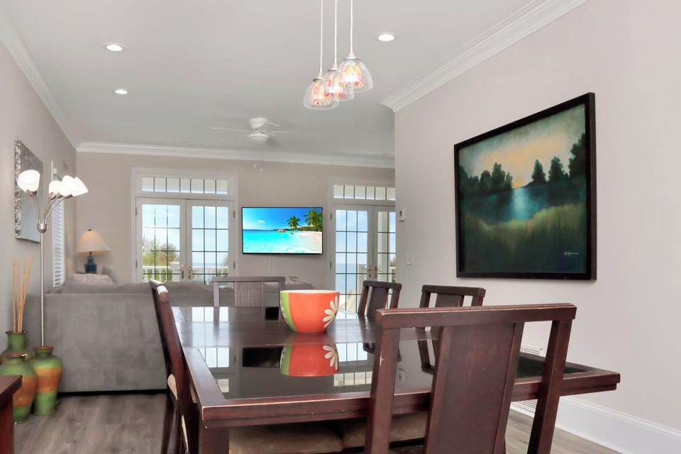 Dining Area - Beach View