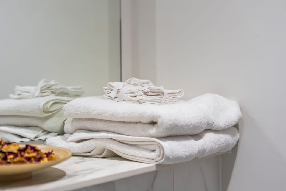 Fresh towels supplied every visit ✨ 