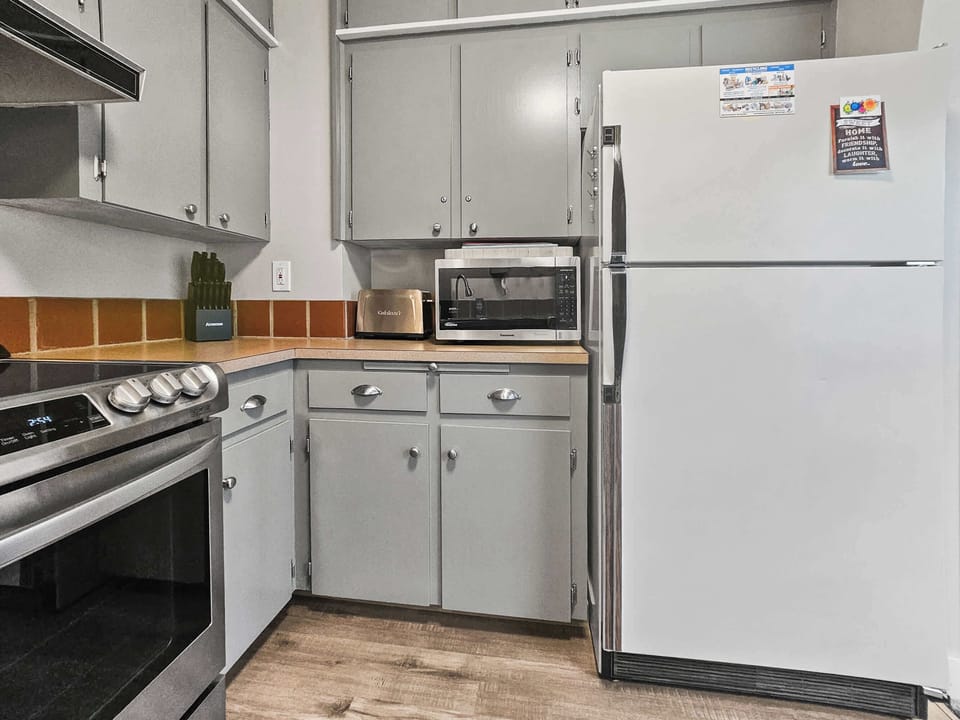 Full size Refrigerator and microwave