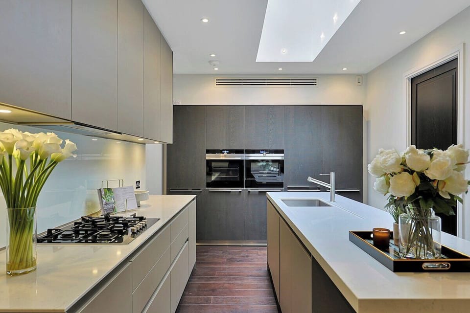 Stylish and modern kitchen. Fully equipped and complete with dining table area.