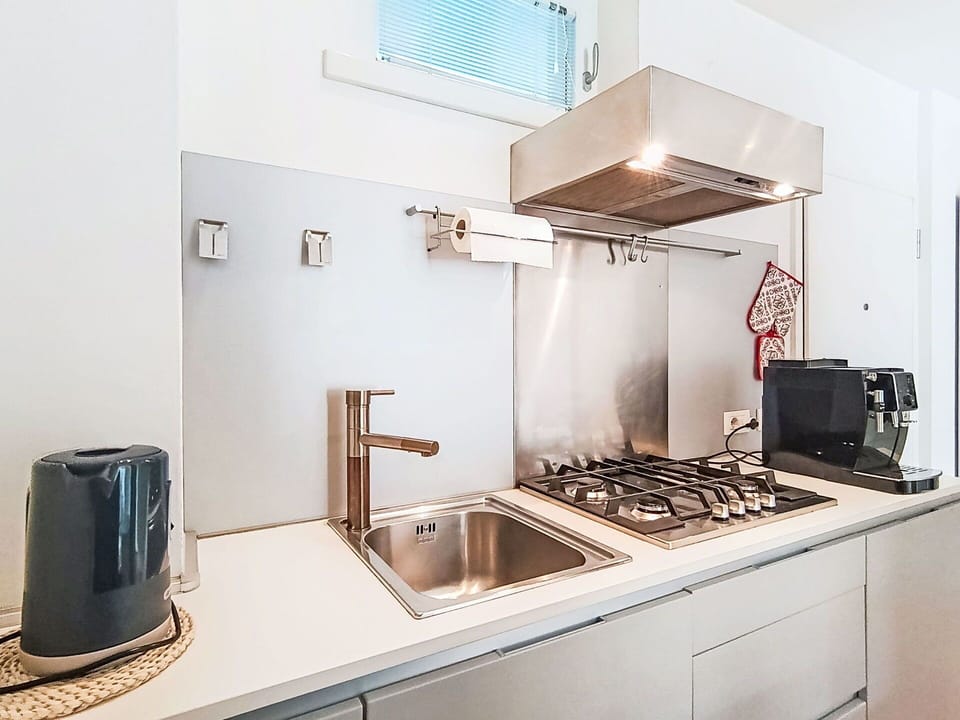 Kitchen, Kitchen Appliance, Countertop, Major Appliance, Kitchen Stove, Interior Design, Home Appliance, Gas Stove, Kitchen Sink, Stove