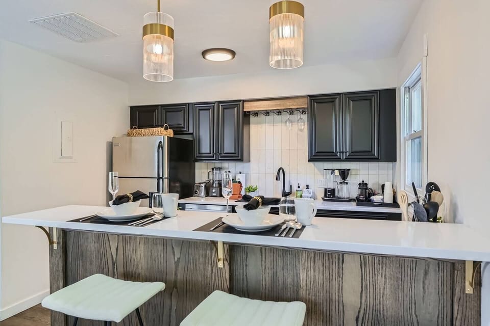 Breakfast Bar in Kitchen