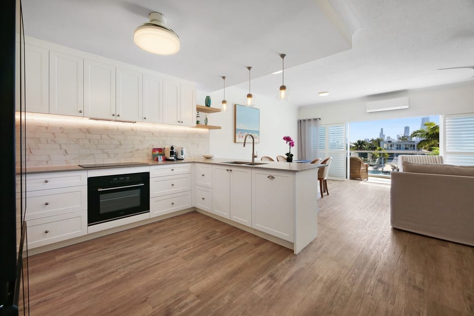 Full kitchen