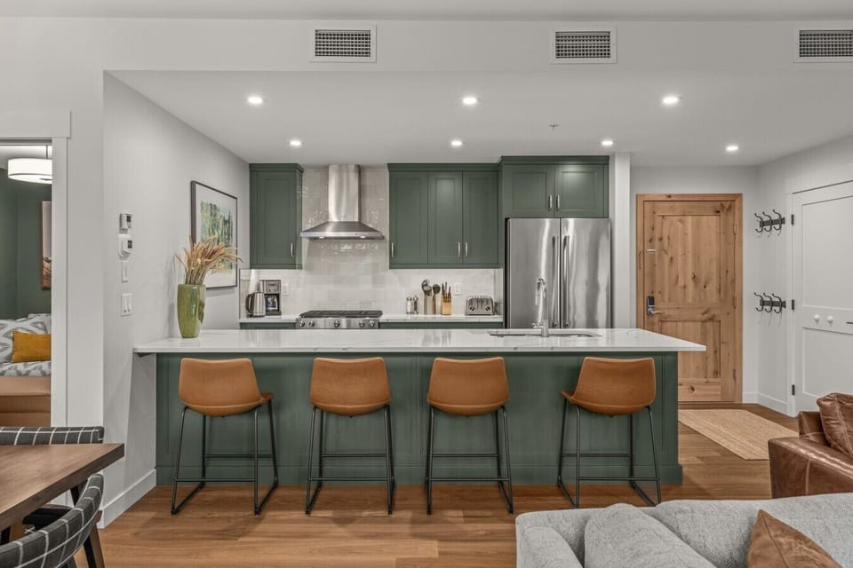 fully-equipped-kitchen-stainless-steel-appliances