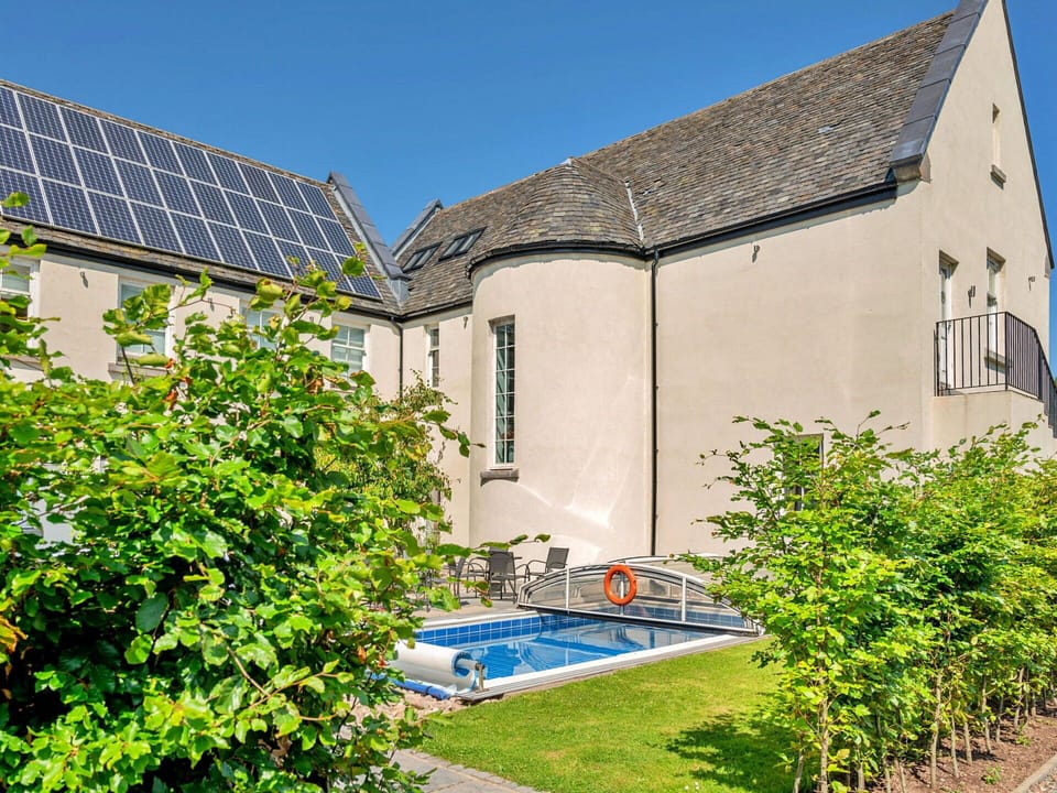 House, Home, Residential Area, Roof, Shrub, Cottage, Estate, Garden, Landscaping, Yard
