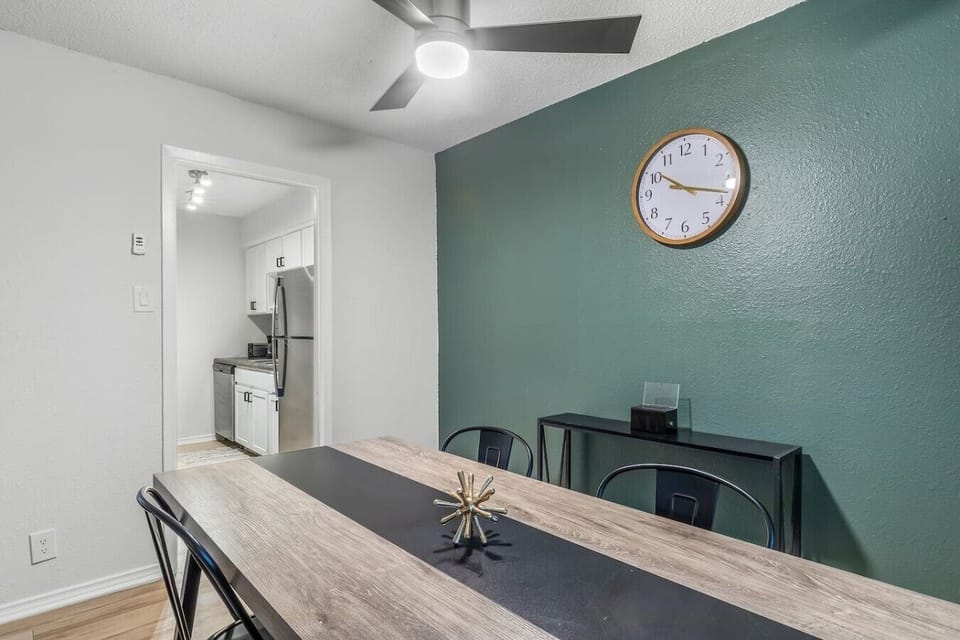 Bright and cozy dining space ideal for meals before heading to AT&T Stadium or enjoying a relaxed dinner after events. Perfect for couples, families, or small groups.