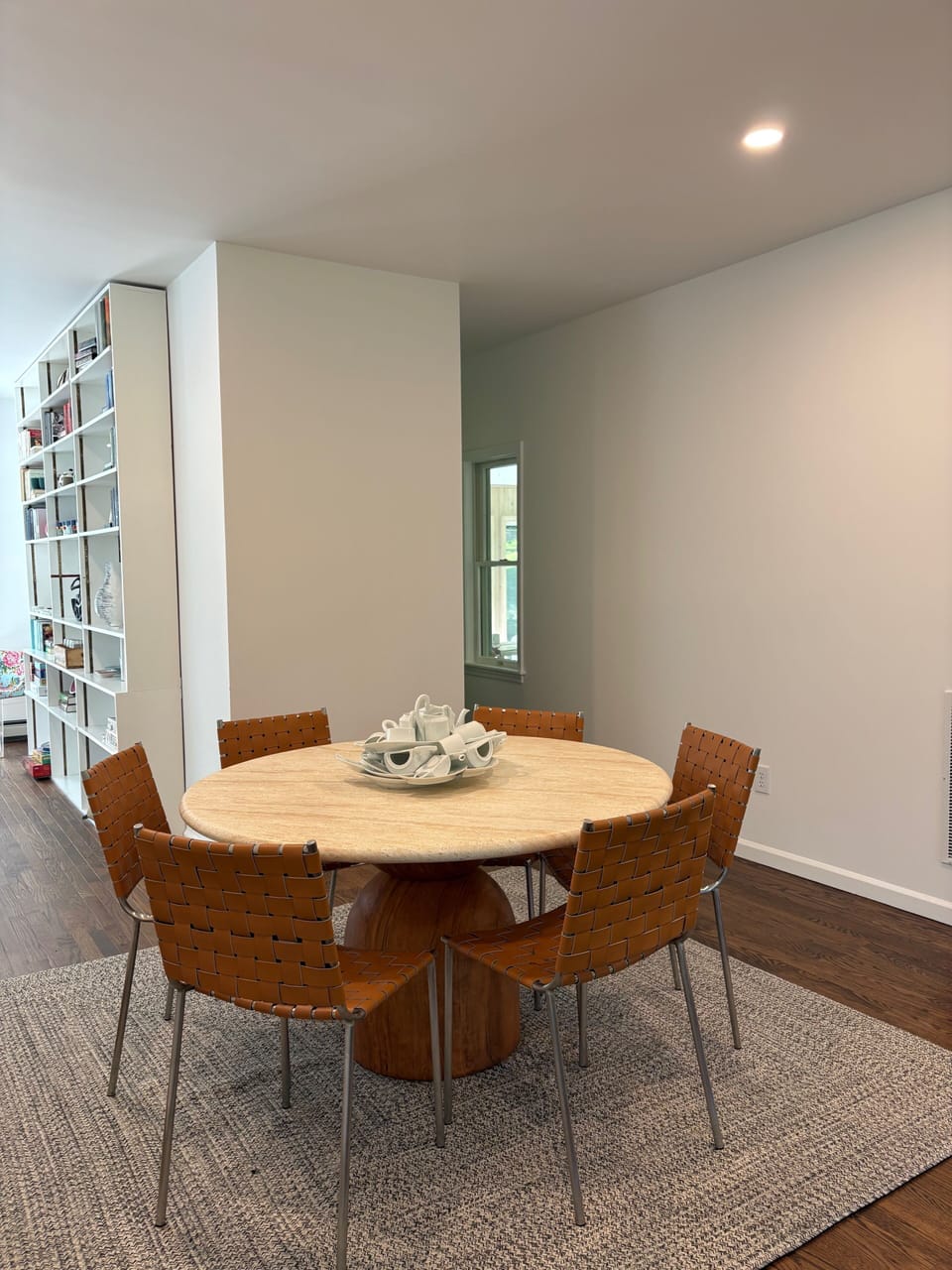 Dining room with round table and seating for 6