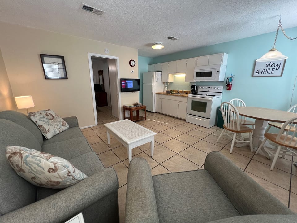 Kitchen/Living Room