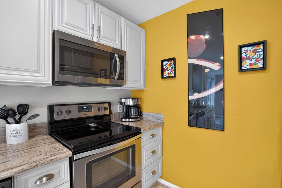 Fully equipped kitchen with everything you need to prepare and enjoy meals during your stay.