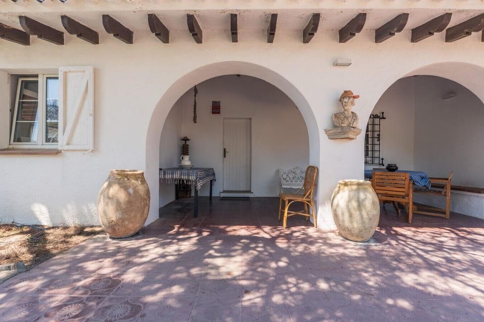Entrance porch