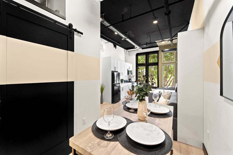 🍳 A kitchen that keeps things simple, so you can focus on the company, not the cleanup.