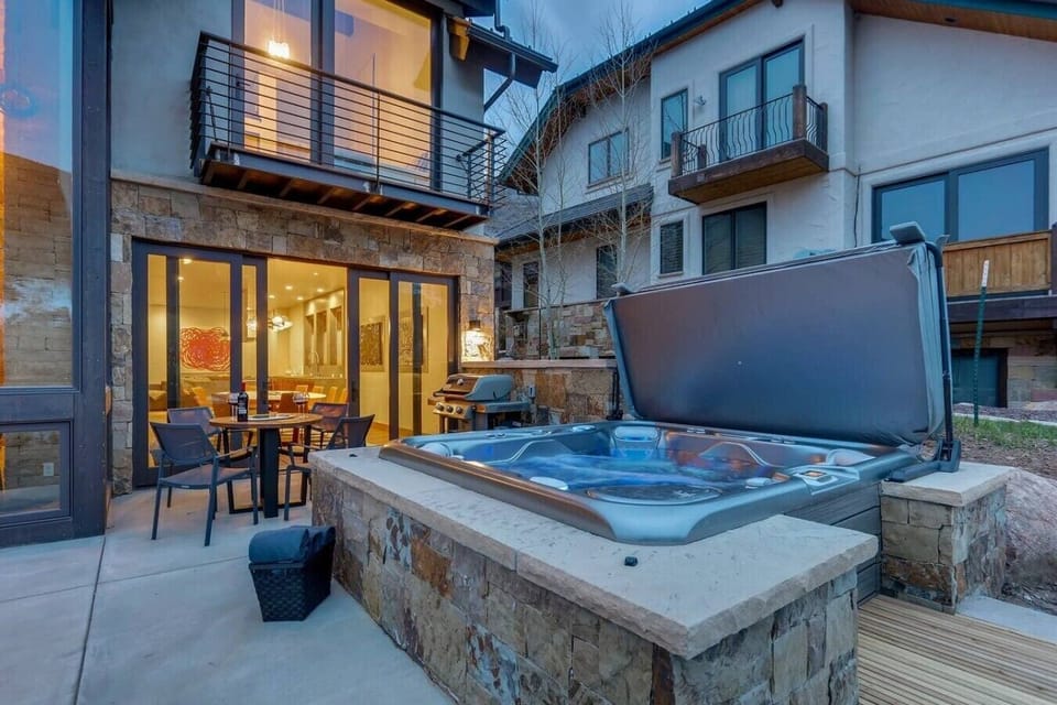 Hot tub
