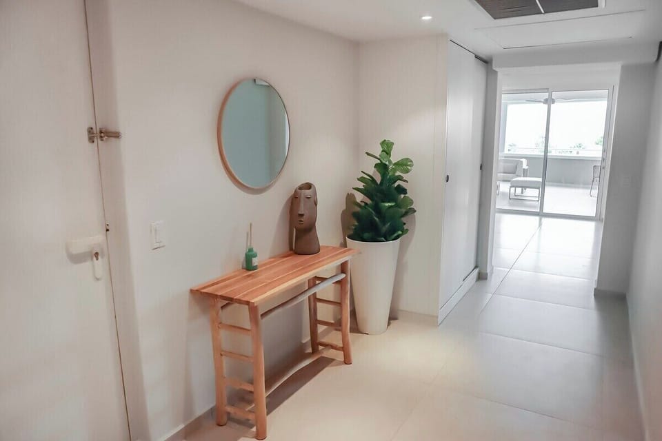 The door into your own relaxed and airconditioned apartment on the island!