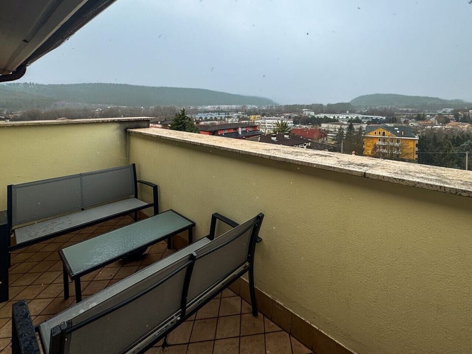 Suite 14 (21)