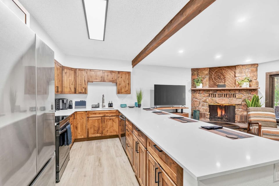 4. King Suite with Kitchen
