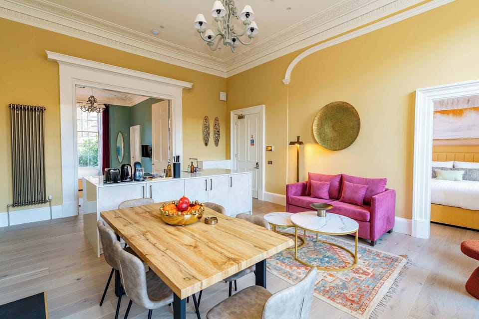 Living/Kitchen Area