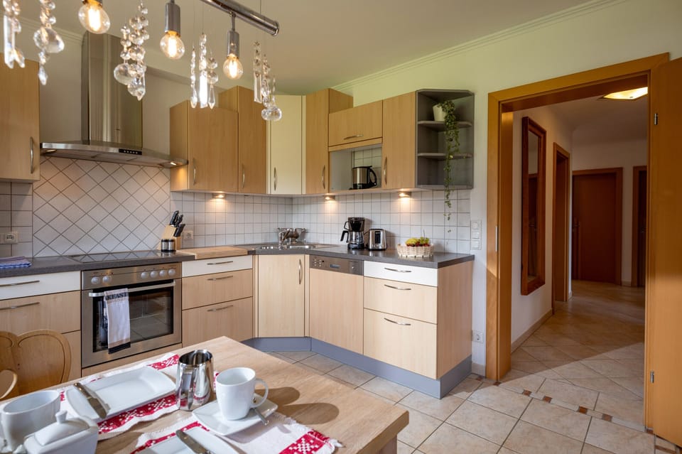 Kirchberg in Tirol vacation rental with kitchen for easy breakfasts, family meals and flexible days around SkiWelt, hiking trails and mountain biking.