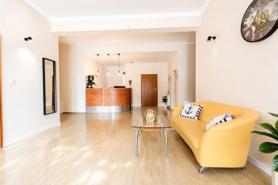 Entrance / Reception