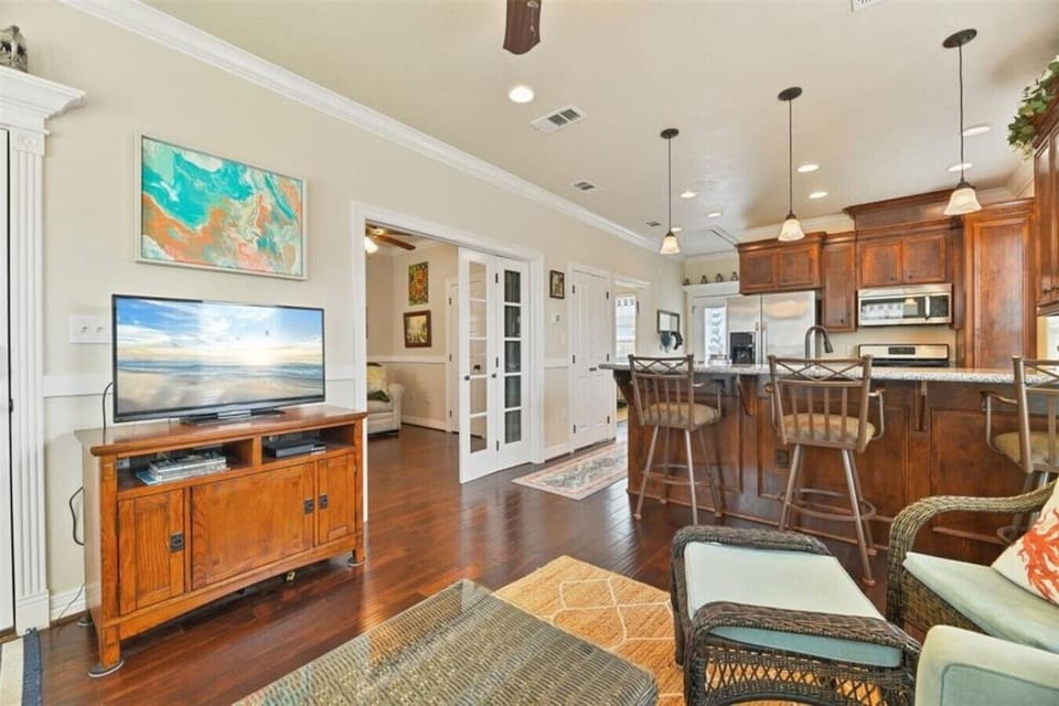 Share laughter & conversation in this inviting space