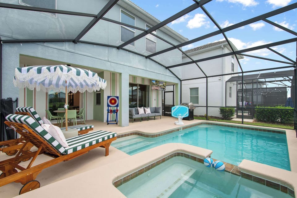  While the kids play in the water, adults can soak in the spa, lounge beneath the umbrella, or enjoy the beautiful water view. From cheerful morning swims to quiet evenings together, every moment here can become a favorite vacation memory.