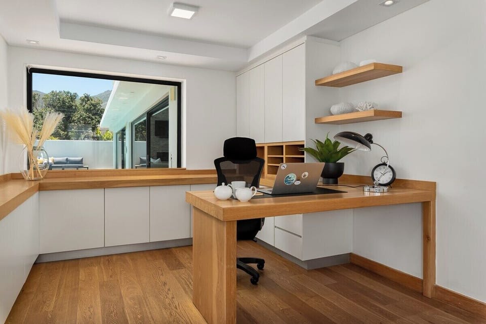 "...beautiful property set in a quiet neighbourhood..."