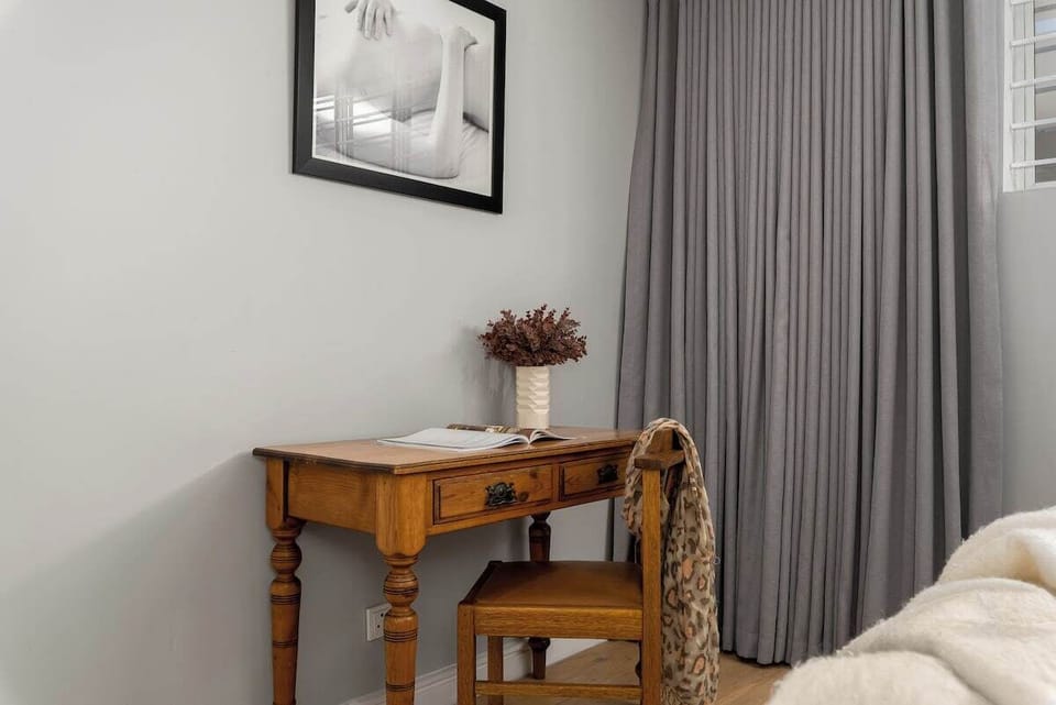 "...we’ve stayed in AirBnB apartments in Mouille Point before on numerous occasions - and this was the best apartment we’ve stayed in..."