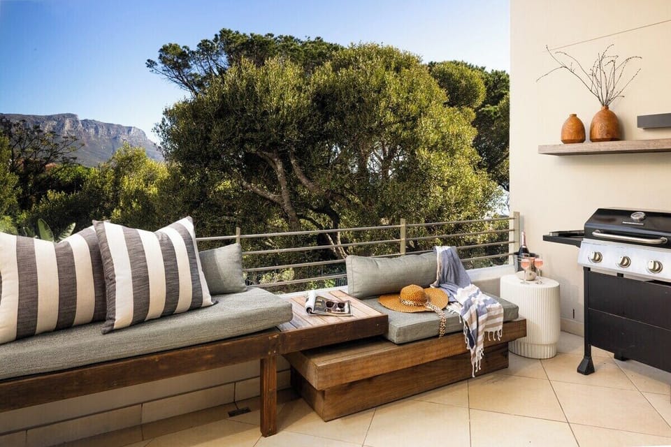 "...we had a lovely stay in Camps Bay...the views are an absolute dream..."