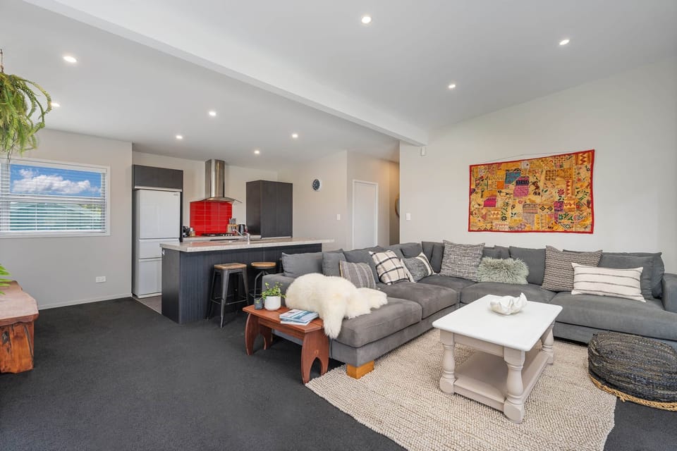 Living Room with cosy sofa & smart tv