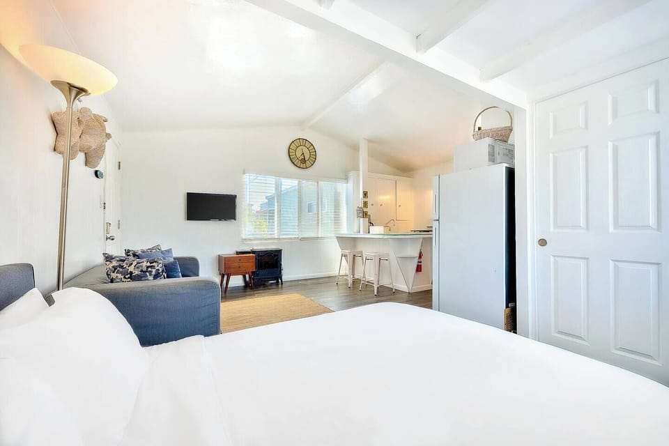 The perfect blend of comfort, coastal décor, and convenience.