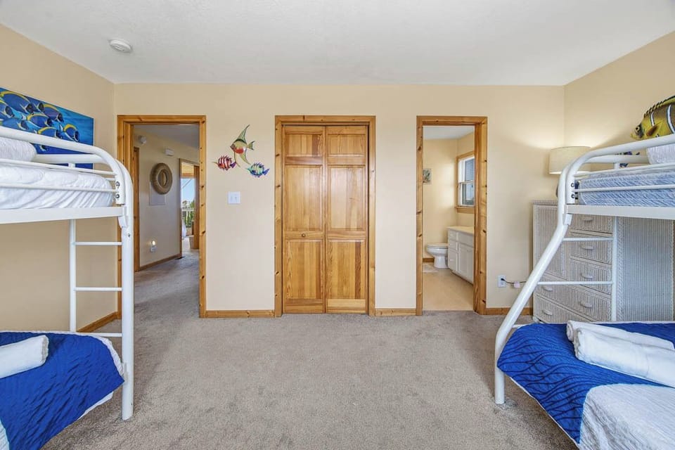 Mid-Level Master Bedroom with Pyramid Bunk and Bunk Bed