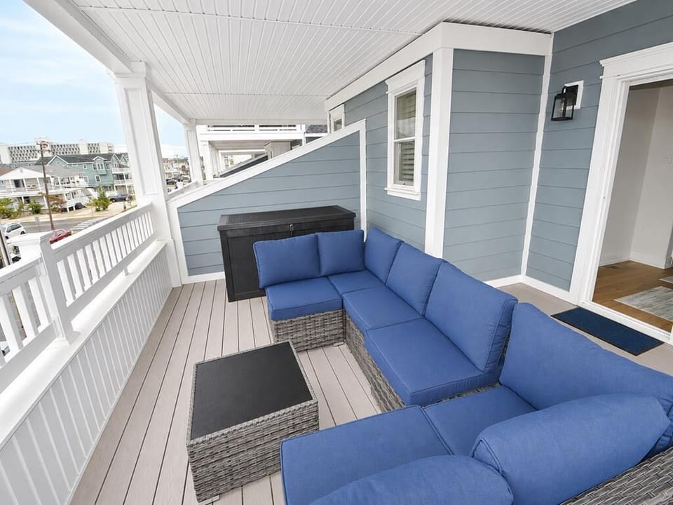 2nd Floor Deck