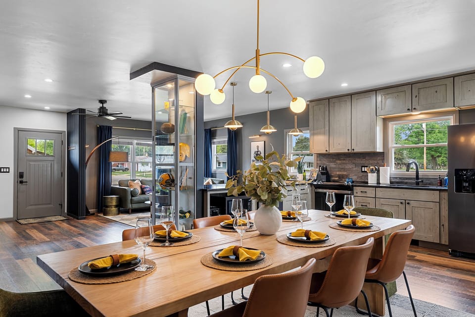 Dining for eight with an open layout that keeps the whole group connected.