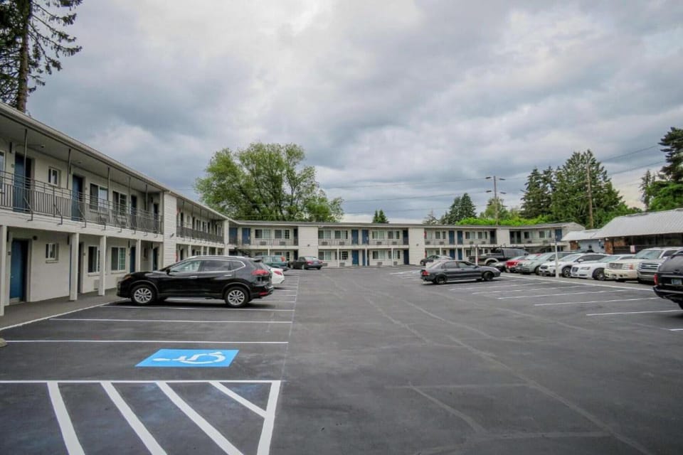 Entrance / Reception