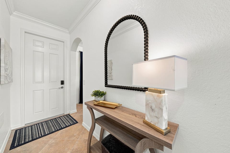 Architectural arches at charm to the unit.