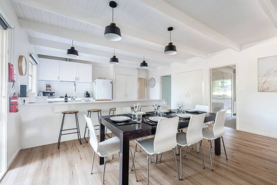 Come together around the dining table for shared meals and long conversations that linger into the evening.