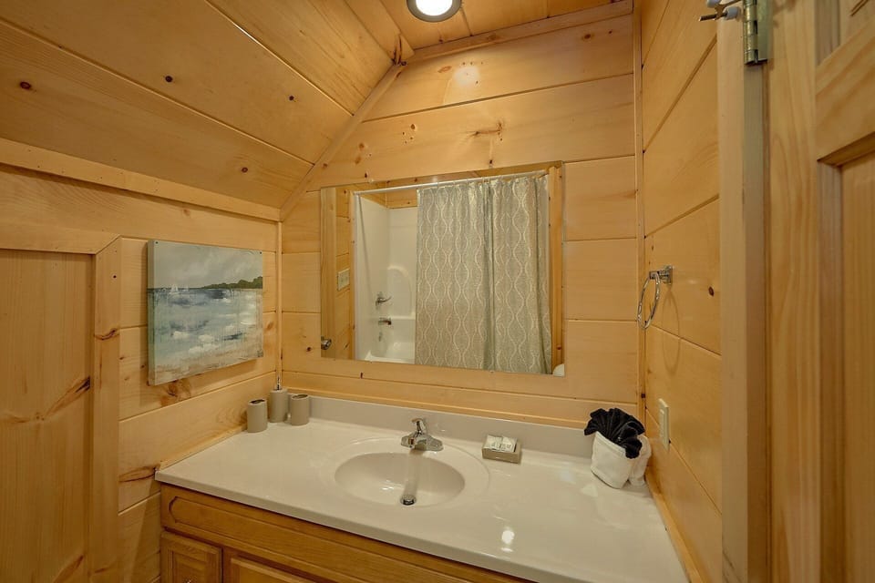 5 Bedroom 5 Bath Cabin
