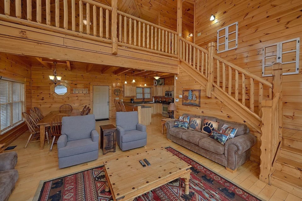Spacious 4 bedroom cabin with fireplace