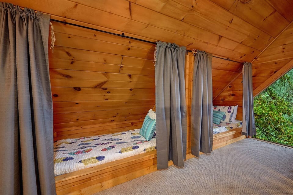 Kids Loft Sleeping