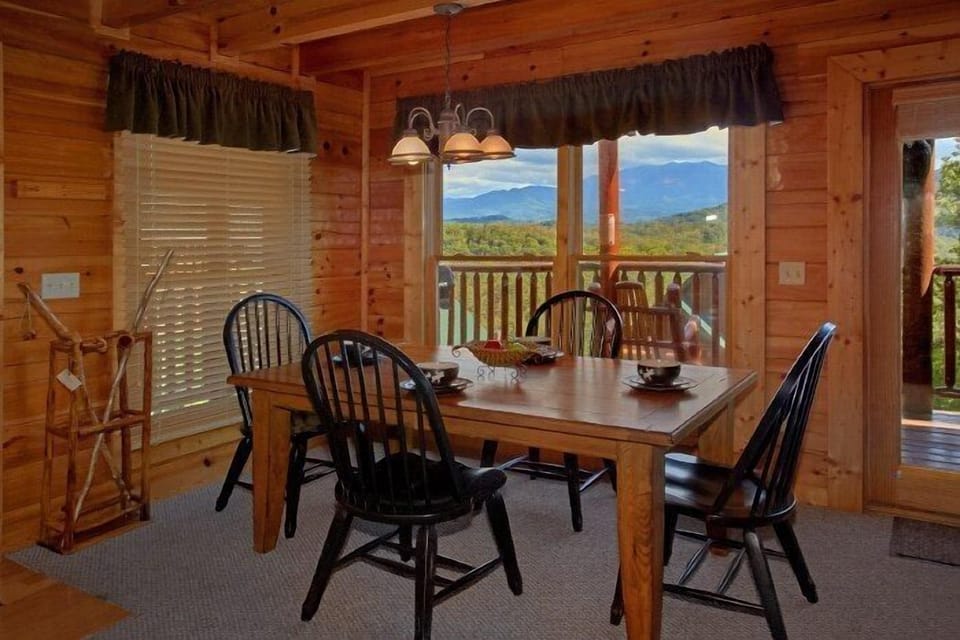 Sherwood Forest 2 Bedroom Cabin Sleeps 6