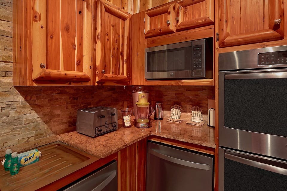 Luxury Cabin with Margaritaville Margarita Maker