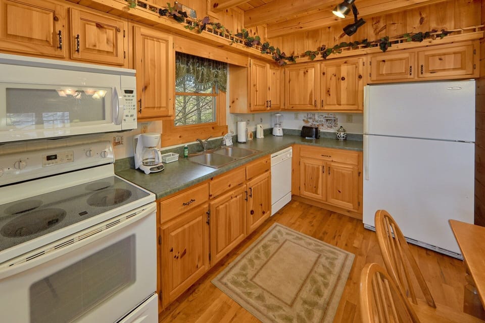 3 Bedroom Cabin with Fully Equipped Kitchen