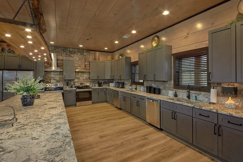 Luxurious kitchen with double Fridges and stoves