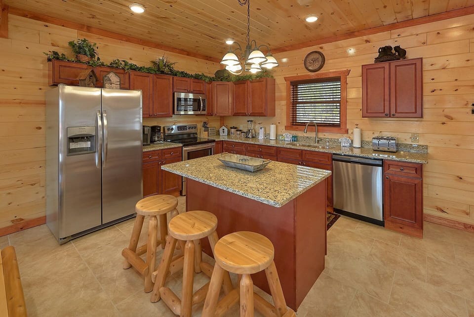 Spacious Bar and Fully Equipped Kitchen